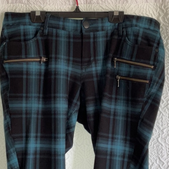 Torrid Black and Blue Chinos Timeless Comfort - Picture 2 of 6